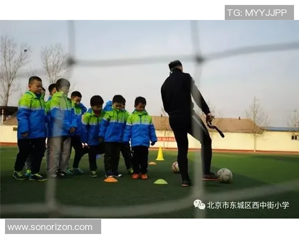 足球明星与棋艺的完美结合高清图片展示