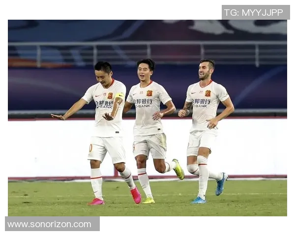 赛后分析：西安足球队与武汉足球队的战术对决与表现评估